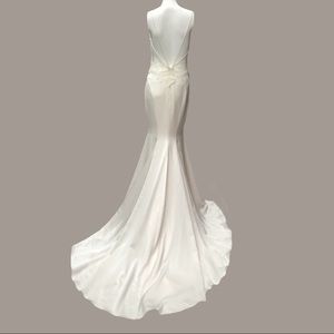 Paloma Blanca Style 4828 Wedding Dress street size 4 or 6.
